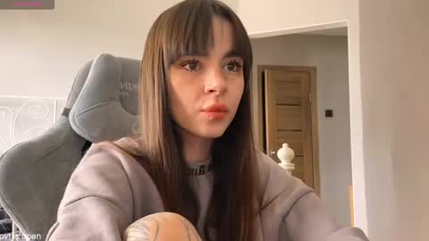 Lily online show from April 2026 10:43:01 AM