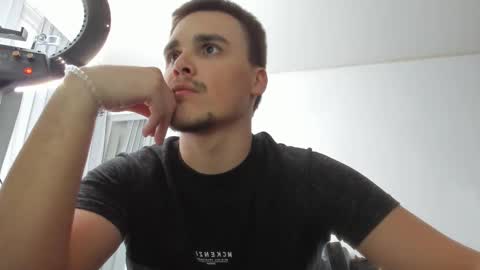 raul online show from December 2025 07:22:01 PM