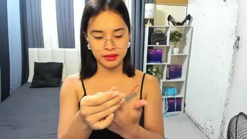 CHLOES ROOM online show from June 2026 05:18:02 PM