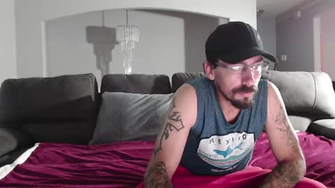 Snapshot of xxbradxx604 chatting on September 2025 02:22:02 PM xxbradxx604 online show from September 2025 02:22:02 PM