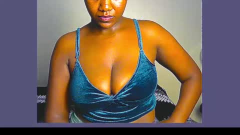 Snapshot of xxfleurlove chatting on December 2024 01:04:01 AM xxfleurlove online show from December 2024 01:04:01 AM