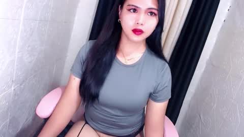 Snapshot of xxhotsexydivinexx chatting on October 2025 11:27:02 PM divine online show from October 2025 11:27:02 PM