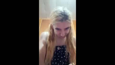 xxjessiebugxx online show from June 2026 03:33:01 AM