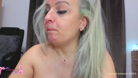 Nico online show from April 2026 07:25:02 PM