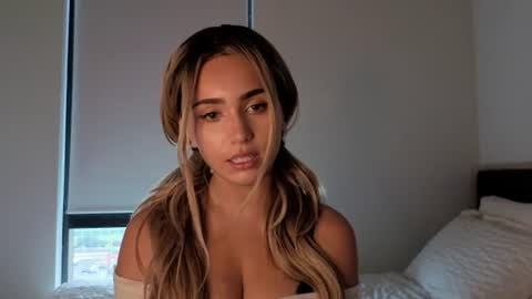 Snapshot of xxosiennarae chatting on July 2026 08:01:01 PM Sienna online show from July 2026 08:01:01 PM