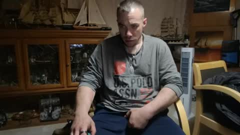 xxScubaStevexx online show from April 2026 12:38:01 AM