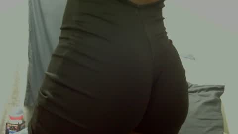 Snapshot of xxsexytalia28 chatting on February 2025 06:24:01 PM xxsexytalia28 online show from February 2025 06:24:01 PM