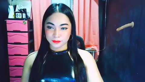 xxslutty kim online show from February 2026 11:37:01 AM