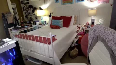 Strawberry Jane online show from February 2025 03:24:02 AM