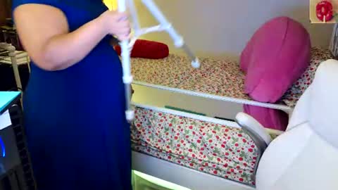 Strawberry Jane online show from June 2026 04:06:01 AM
