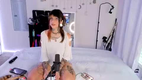 Snapshot of xxunholymusexx chatting on March 2026 10:05:02 PM Muse n Poppy online show from March 2026 10:05:02 PM