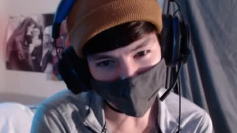 Snapshot of xxwhitefoxx chatting on October 2025 03:29:02 AM David Fox online show from October 2025 03:29:02 AM