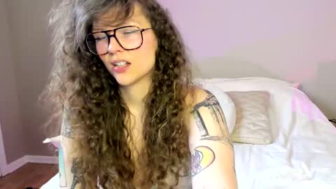 Snapshot of xxx_aura_xxx chatting on March 2025 12:29:02 AM Aura Deluge online show from March 2025 12:29:02 AM