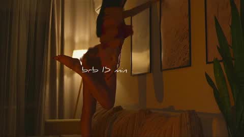 Molly online show from April 2026 12:58:02 PM