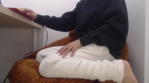 Lola online show from January 2025 06:35:01 PM