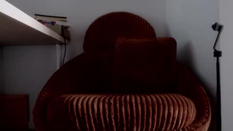 Lola online show from February 2025 04:48:02 PM