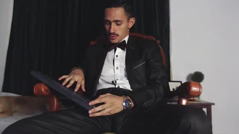 Snapshot of xxxhome_alonexxx chatting on February 2025 07:38:01 PM Kev online show from February 2025 07:38:01 PM