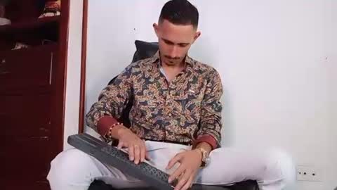 Snapshot of xxxhome_alonexxx chatting on November 2025 07:47:02 PM Kev online show from November 2025 07:47:02 PM