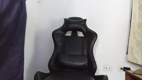 Snapshot of xxxhome_alonexxx chatting on December 2025 08:17:01 PM Kev online show from December 2025 08:17:01 PM