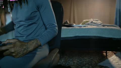 xxxjrstrokesxxx online show from March 2025 05:17:02 PM