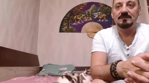 isa and gonzo online show from September 2025 04:02:02 AM