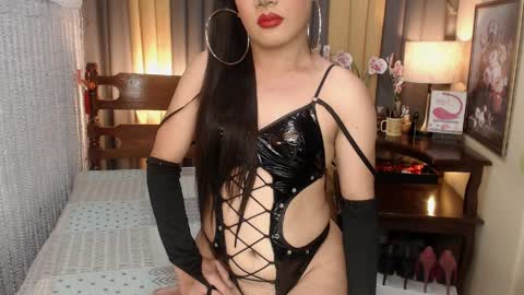 QUEENCY online show from April 2026 10:40:01 PM