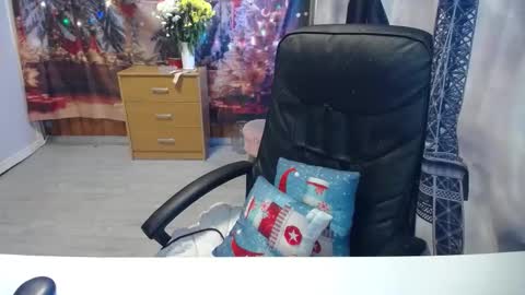 Snapshot of xxxnewlywedsxxx chatting on December 2025 01:05:02 PM Lana online show from December 2025 01:05:02 PM