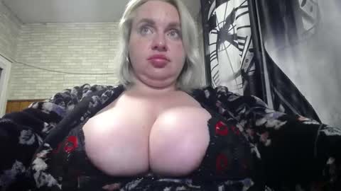 Snapshot of xxxnewlywedsxxx chatting on March 2026 10:57:02 PM Lana online show from March 2026 10:57:02 PM