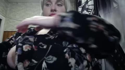 Snapshot of xxxnewlywedsxxx chatting on March 2026 07:42:01 PM Lana online show from March 2026 07:42:01 PM