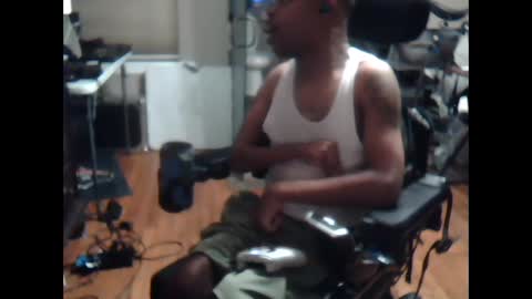 Snapshot of xxxonwheelz chatting on September 2025 03:34:01 AM xxxonwheelz online show from September 2025 03:34:01 AM