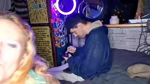 Snapshot of xxxqueenmandydickenz chatting on November 2025 09:54:02 AM XXXQueenMandyDickenz online show from November 2025 09:54:02 AM