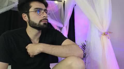 July and Fer online show from November 2025 06:46:01 AM