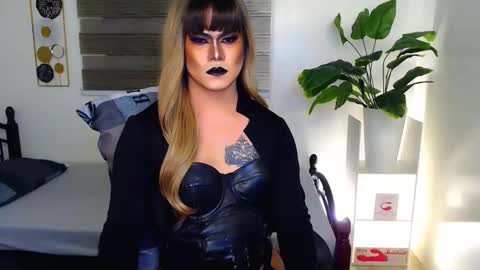 QueenMarina online show from June 2026 03:01:02 PM