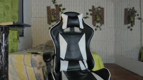 Snapshot of yacksson_lawrence chatting on December 2024 11:02:02 PM yacksson_lawrence online show from December 2024 11:02:02 PM