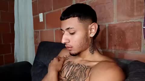 Yajz online show from October 2025 04:57:02 AM