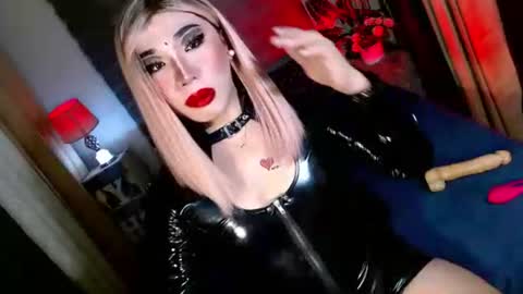 REYAN online show from October 2025 02:01:02 AM