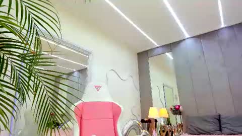 Yana  online show from June 2026 06:44:01 AM