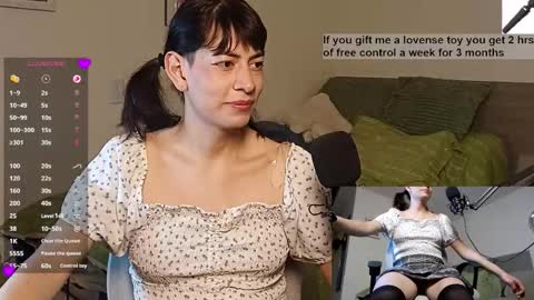 Yana online show from November 2025 12:32:02 AM