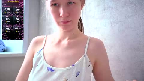 Snapshot of yana_squrel_22 chatting on May 2026 05:25:02 AM Yana online show from May 2026 05:25:02 AM