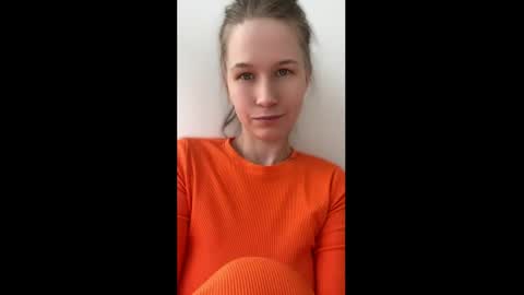 Snapshot of yana_squrel_22 chatting on June 2026 09:41:02 AM Yana online show from June 2026 09:41:02 AM