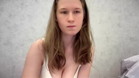 Snapshot of yana_squrel_22 chatting on July 2026 12:04:02 PM Yana online show from July 2026 12:04:02 PM
