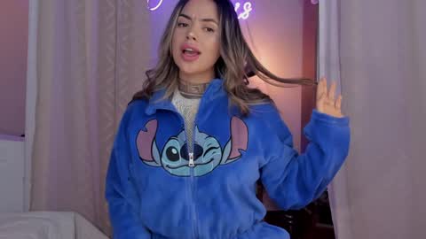 Snapshot of yandracelisoficial chatting on January 2025 03:43:02 AM YANDRA CELIS online show from January 2025 03:43:02 AM