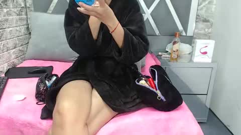yanetrose online show from November 2025 03:16:01 AM