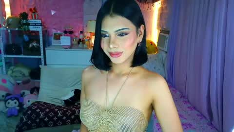 YANG AUDREY LONE online show from May 2026 01:12:02 AM