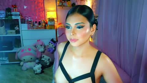 YANG AUDREY LONE online show from July 2026 01:56:01 AM
