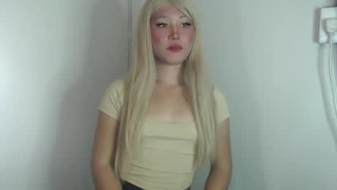 yannaliciouss online show from March 2025 01:07:01 PM