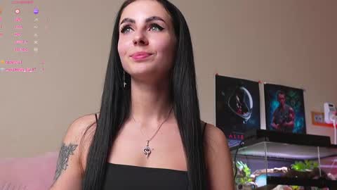 Snapshot of yaraliebe chatting on May 2026 10:12:01 AM Yara online show from May 2026 10:12:01 AM