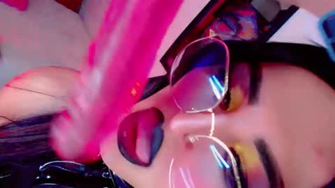 yarethrousss online show from November 2025 06:26:02 AM