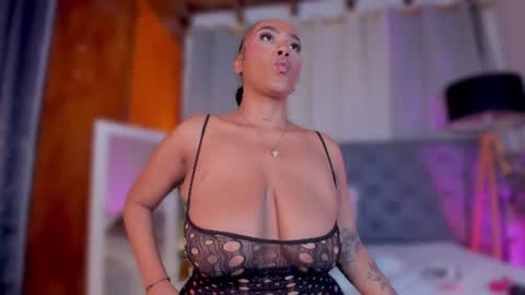 Snapshot of yarirose chatting on June 2026 04:48:02 AM Yary online show from June 2026 04:48:02 AM
