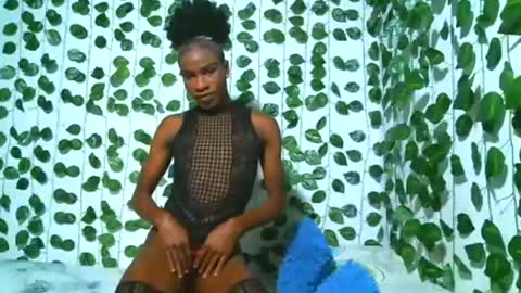 YARITHZA online show from December 2024 06:59:02 PM